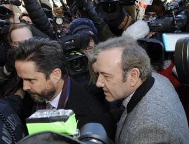 Κέβιν Σπέισι για τον 18χρονο φερόμενο «θύμα» του: «Εκείνος ξεκίνησε το φλερτ - Όταν τον θώπευσα δεν έφυγε»